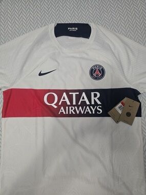 Mens Soccer/Football Jersey. Brand New Nike With $170 Tags. Qatar Jersey
